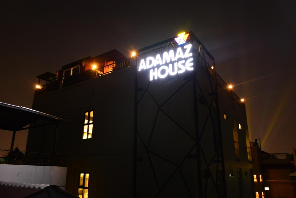 Adamaz House Hotell Bangkok Exteriör bild