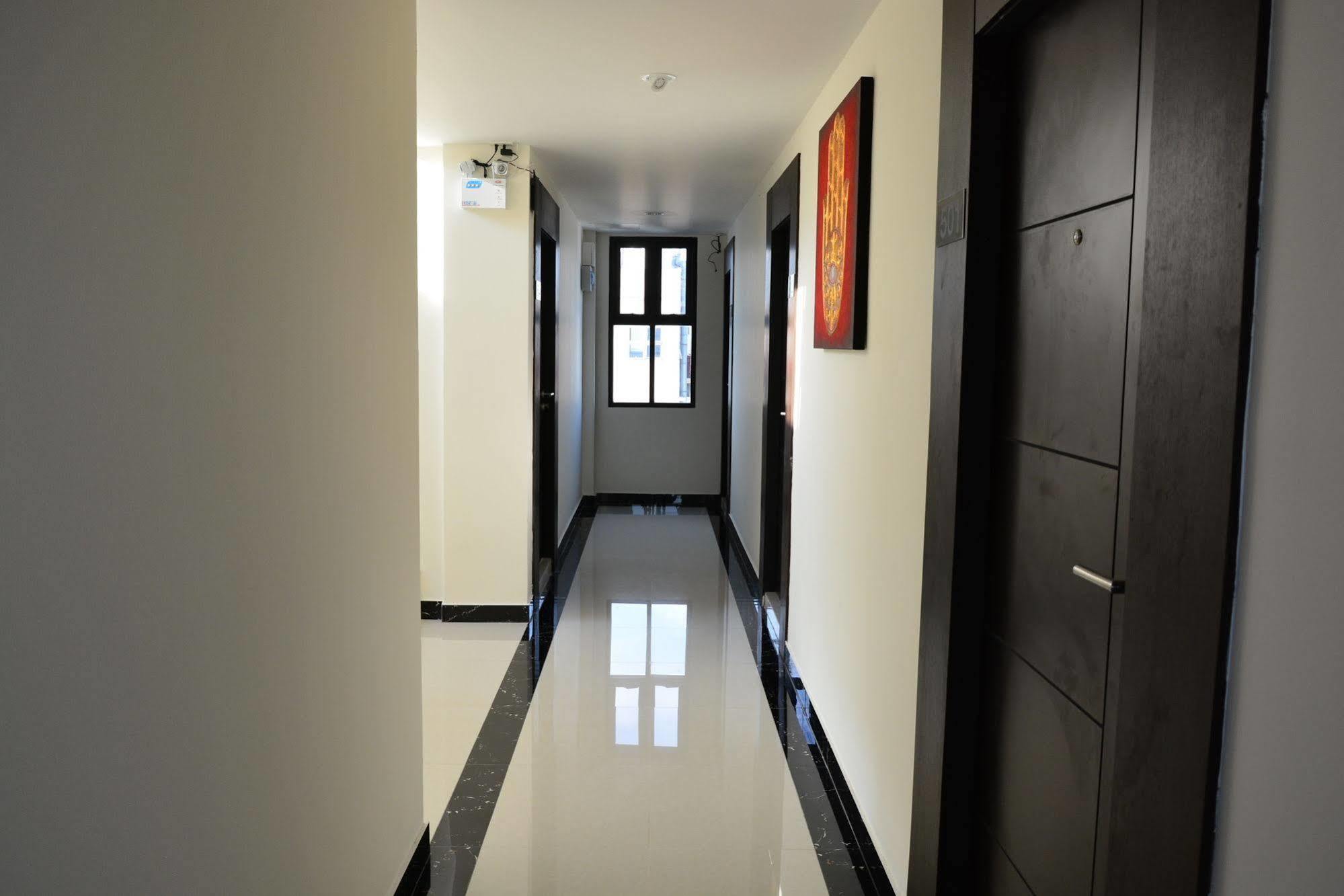 Adamaz House Hotell Bangkok Exteriör bild