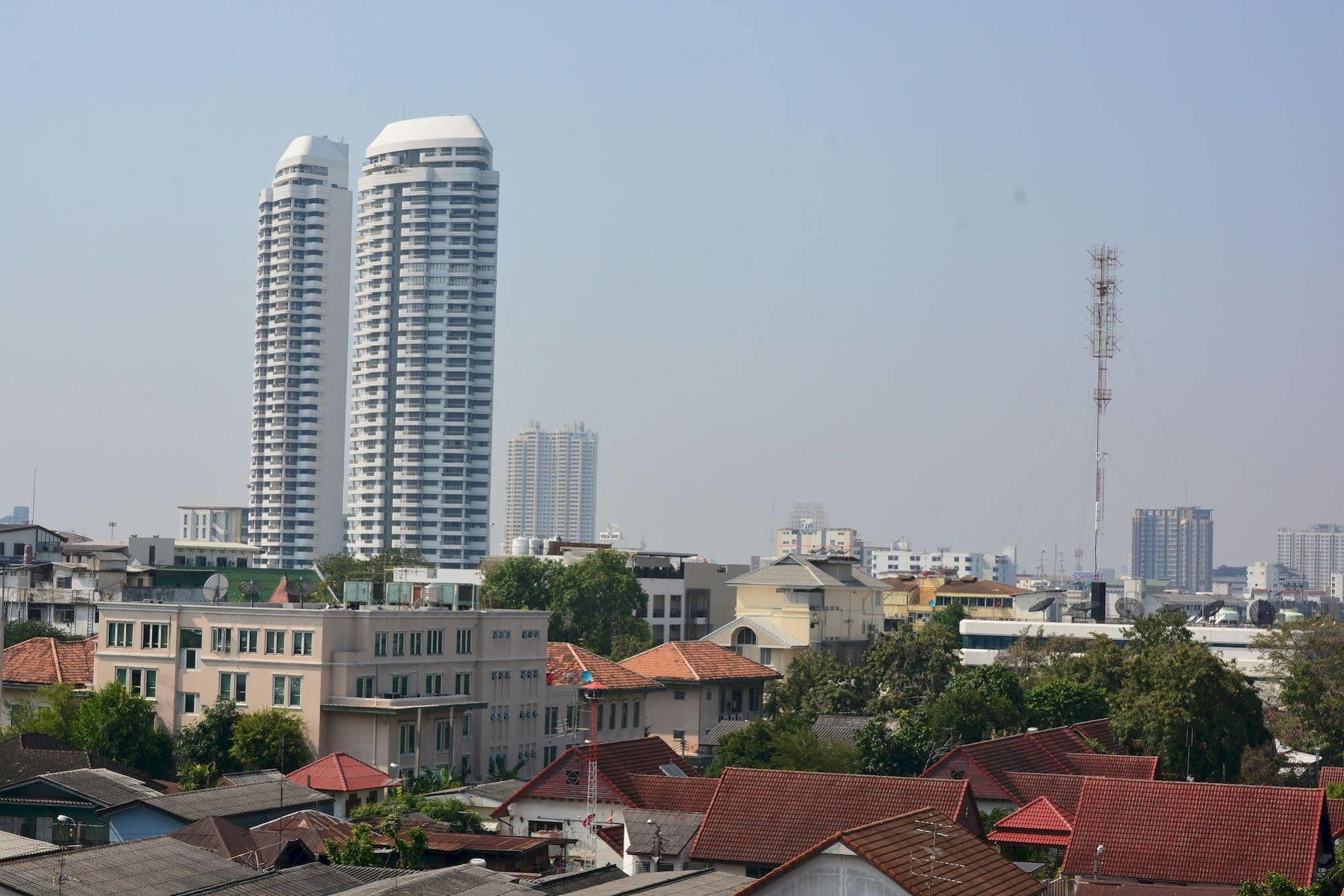 Adamaz House Hotell Bangkok Exteriör bild